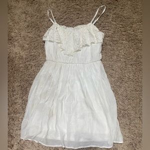 White lace-detailed dress - IZ Byer